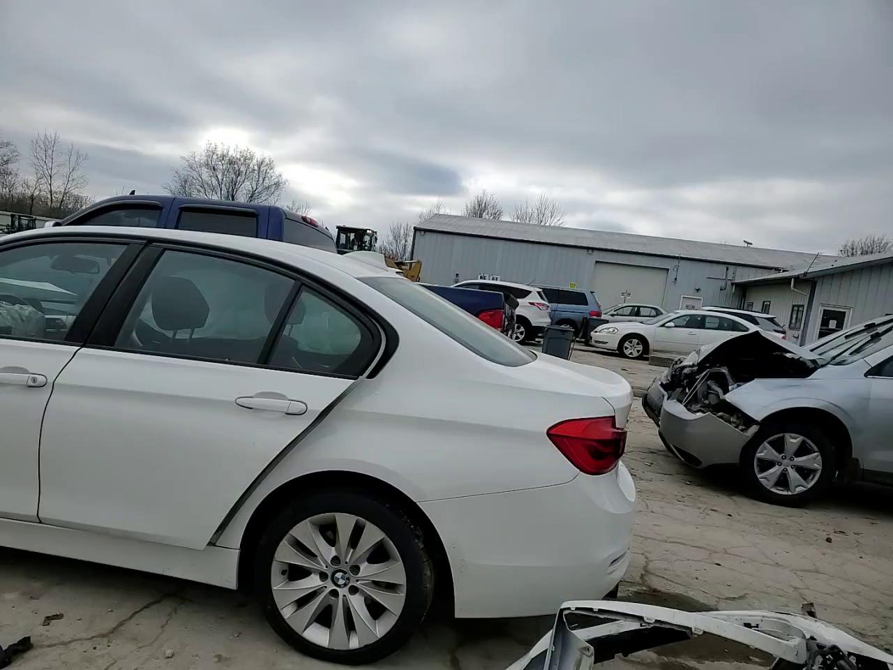 Фото: WBA8E5G5XGNU20555