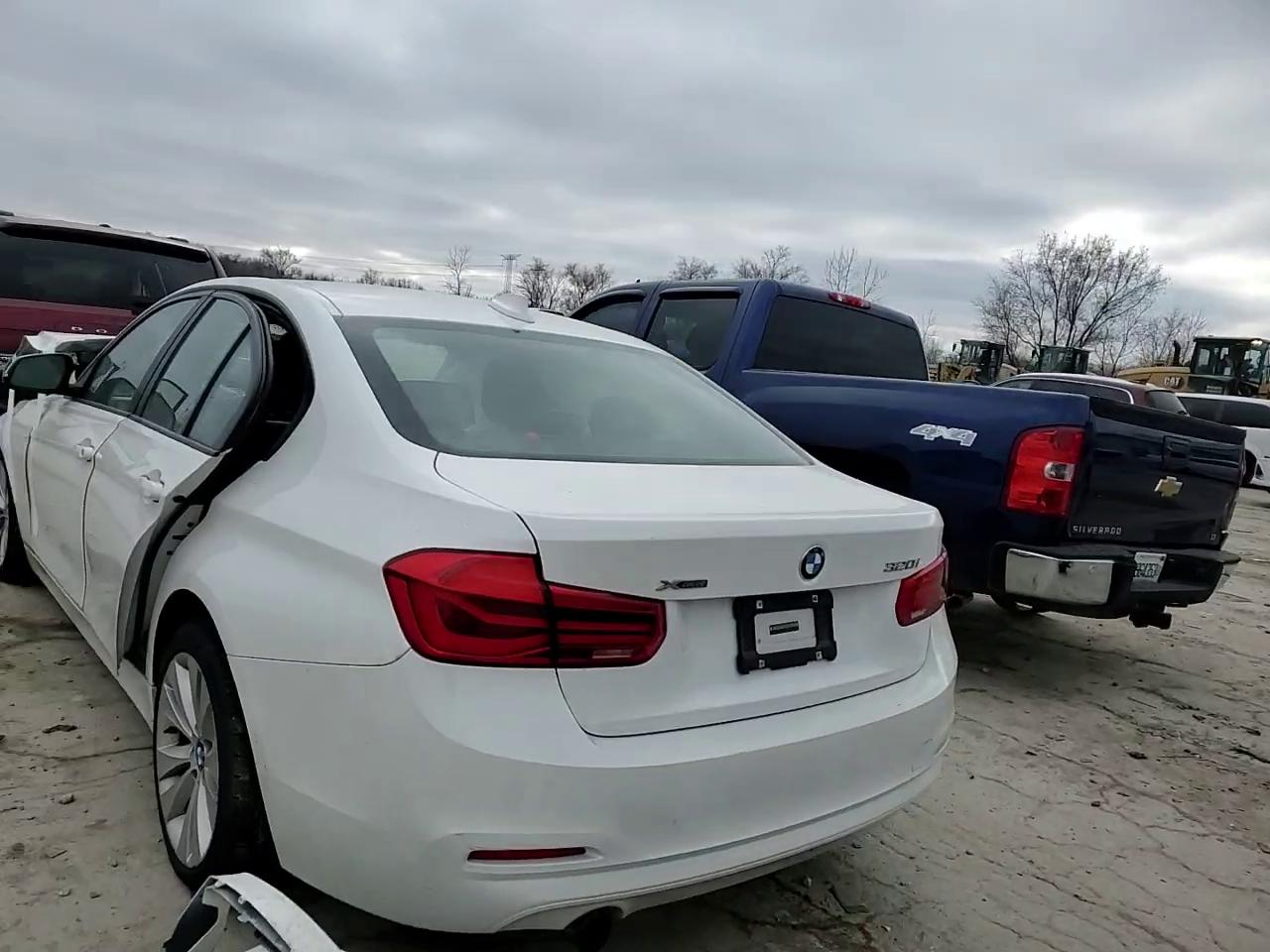 Фото: WBA8E5G5XGNU20555