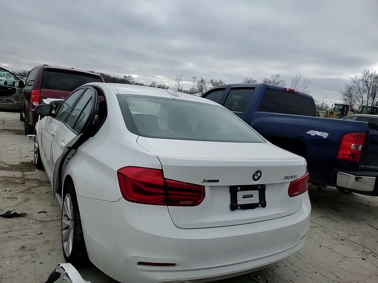 Фото: WBA8E5G5XGNU20555