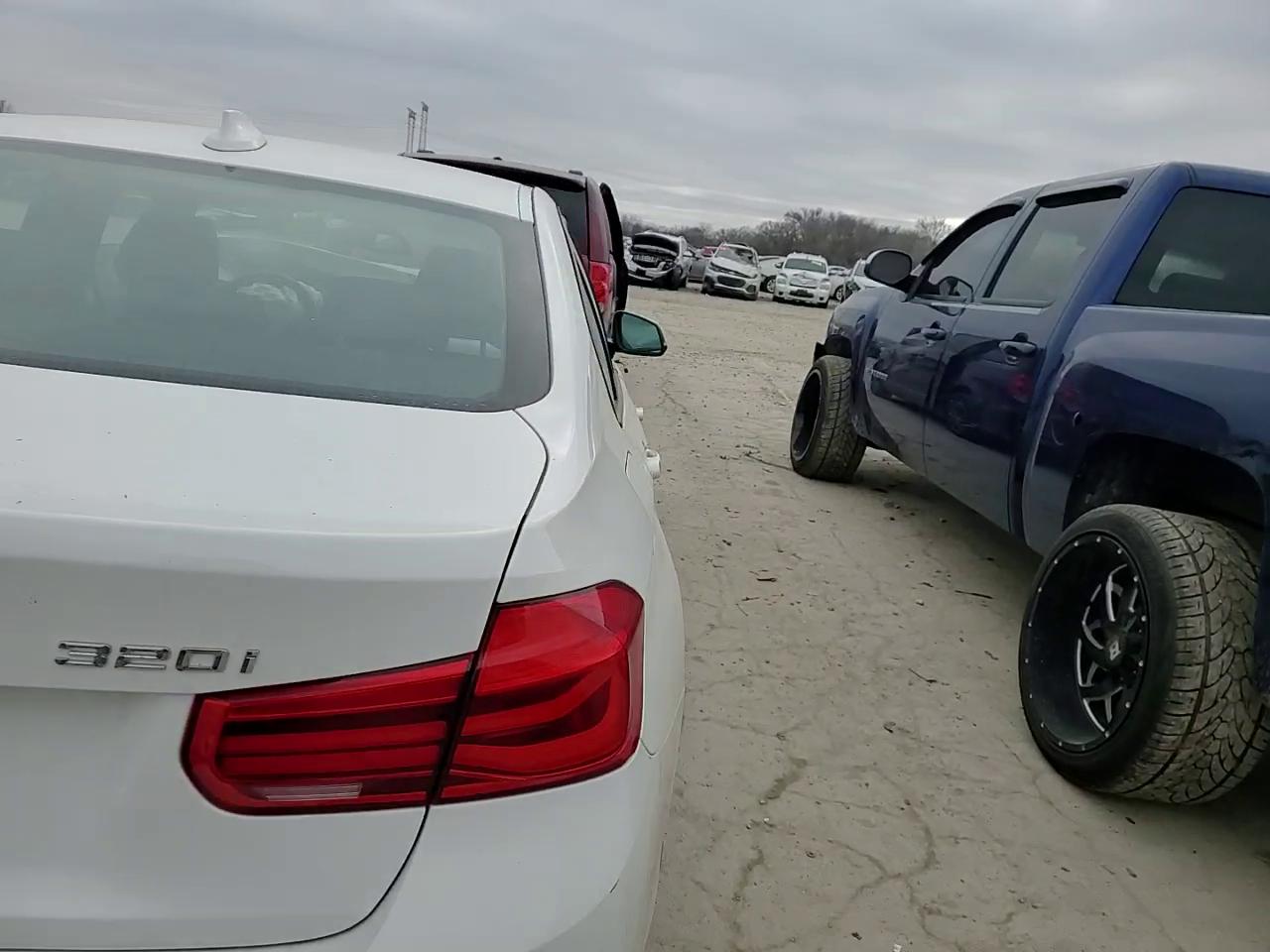 Фото: WBA8E5G5XGNU20555