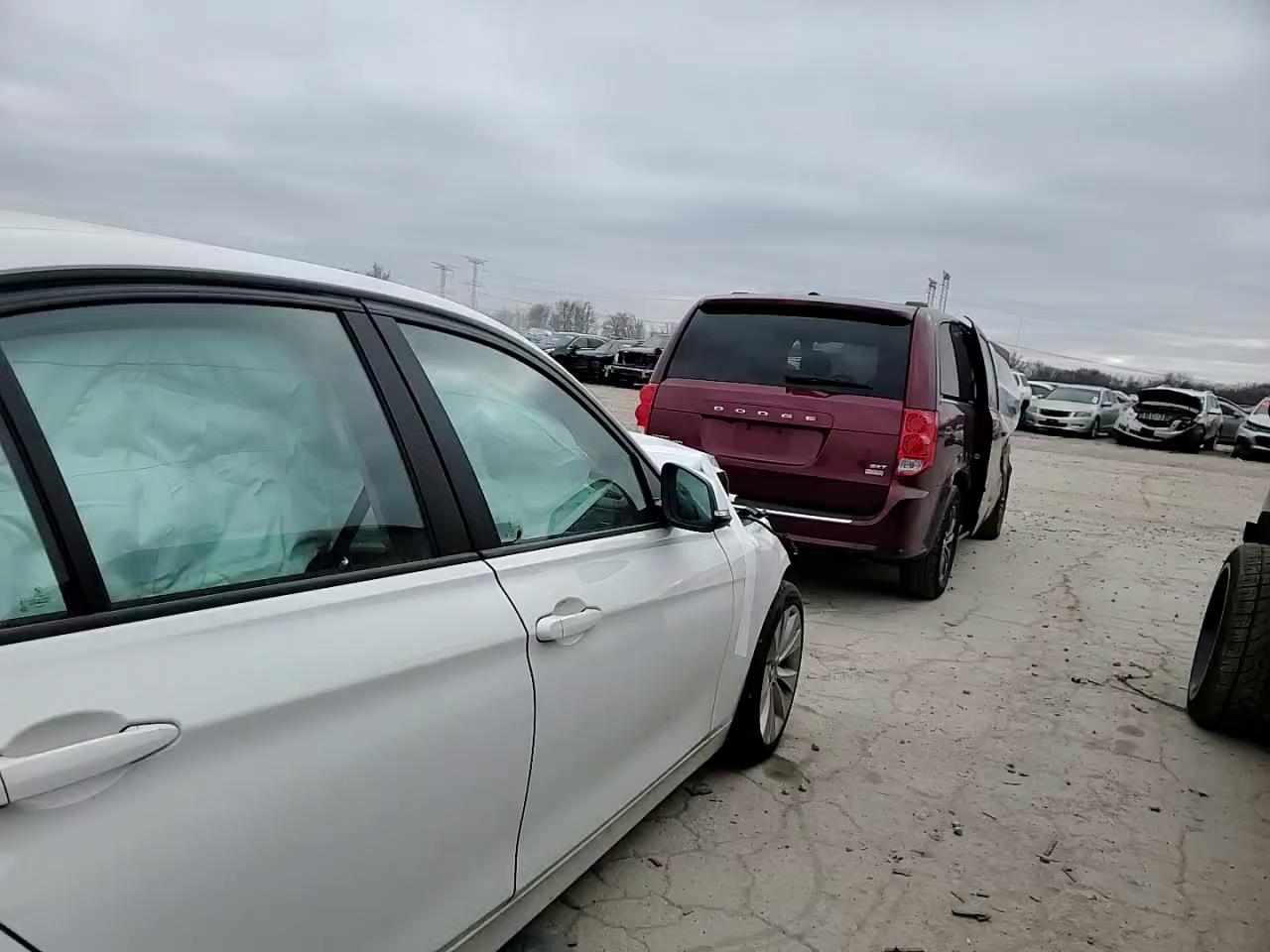 Фото: WBA8E5G5XGNU20555