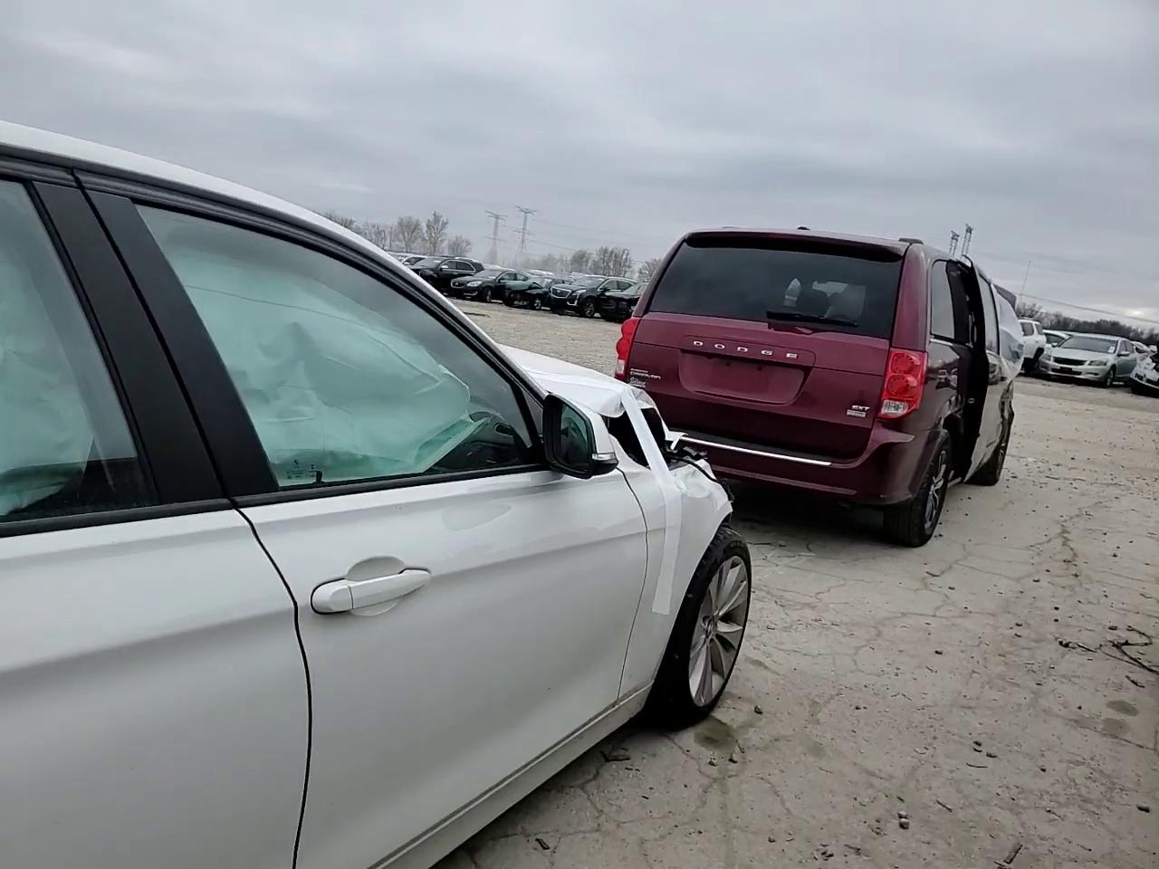 Фото: WBA8E5G5XGNU20555