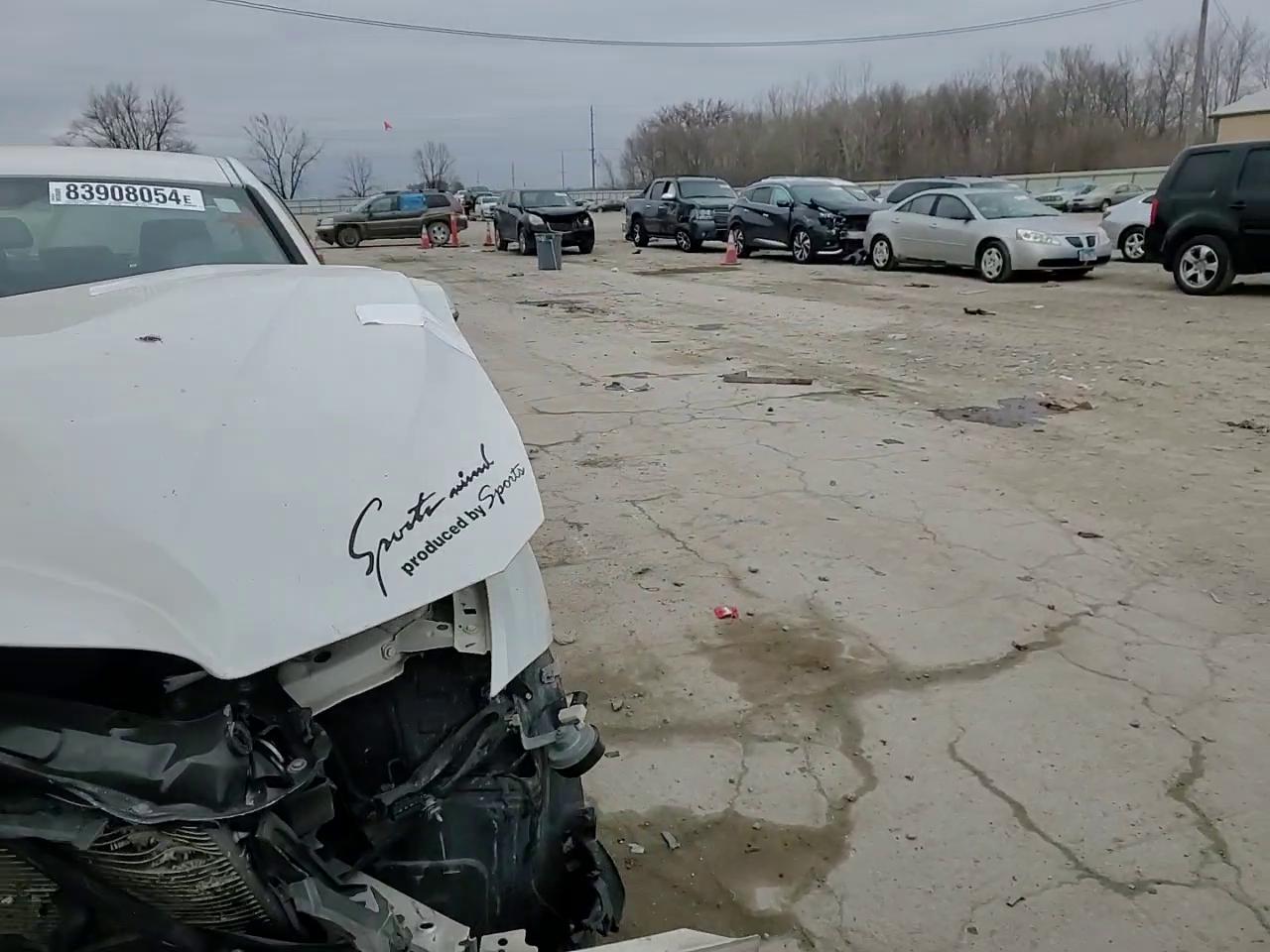 Фото: WBA8E5G5XGNU20555