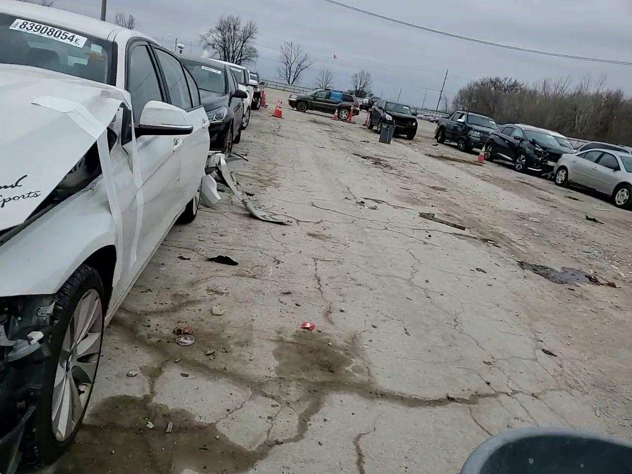 Фото: WBA8E5G5XGNU20555