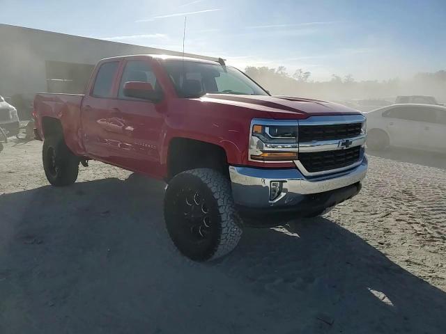 2018 Chevrolet Silverado - Image 11