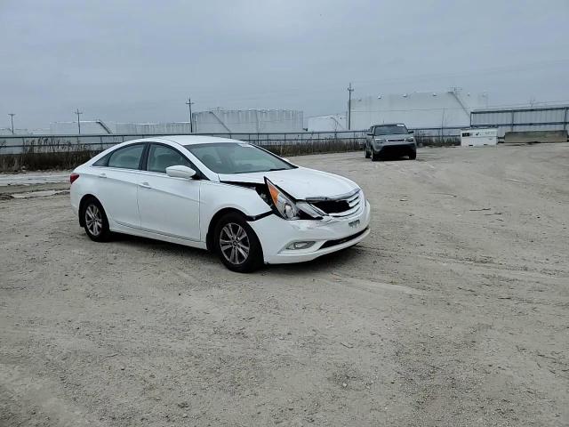 2013 Hyundai Sonata - Image 11