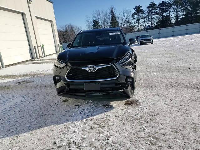 2021 Toyota Highlander - Image 11