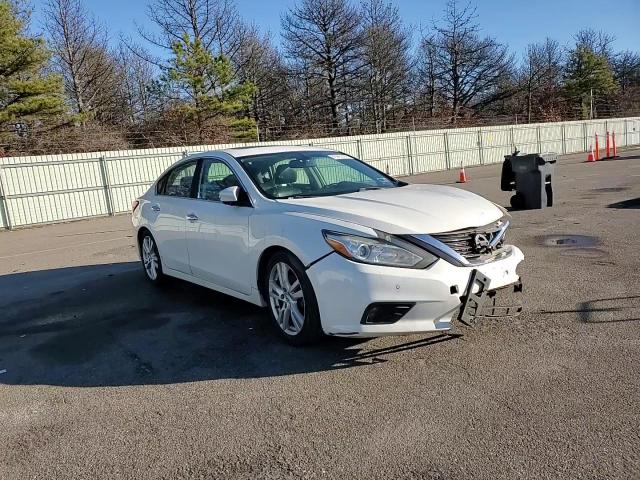2016 Nissan Altima - Image 10