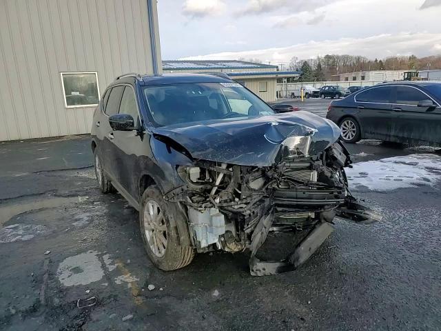 2018 Nissan Rogue - Image 12