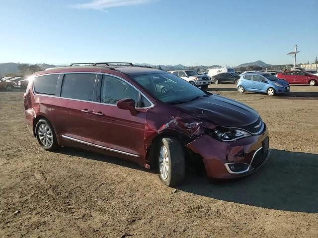 2017 Chrysler Pacifica - Image 12