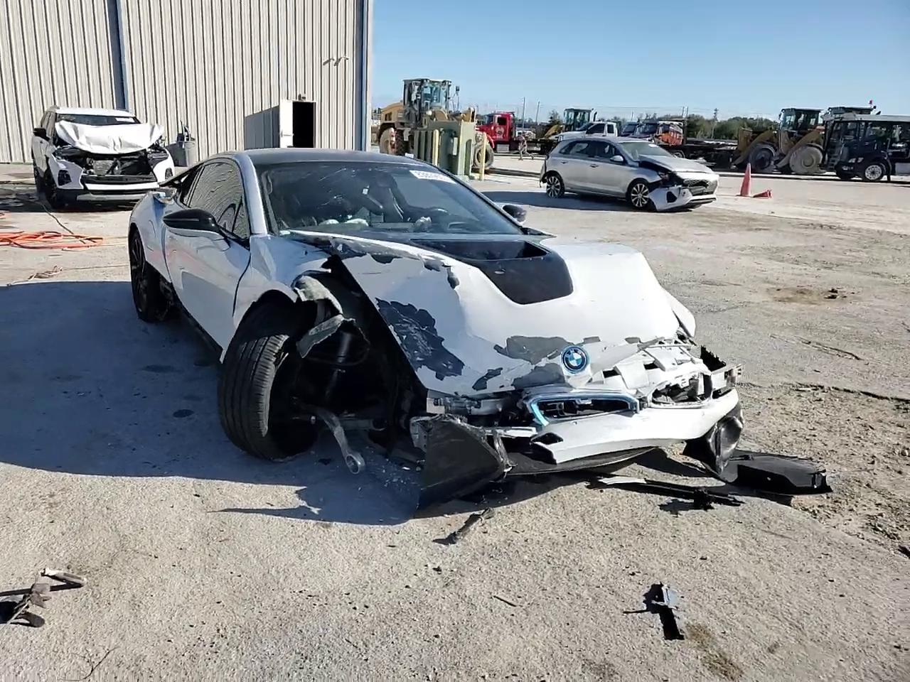 Фото: WBY2Z2C51GV675627