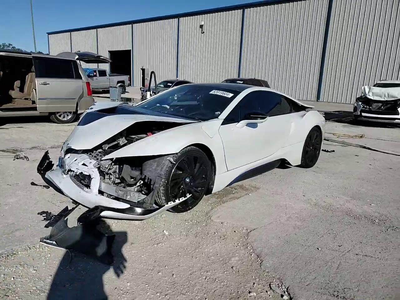 Фото: WBY2Z2C51GV675627