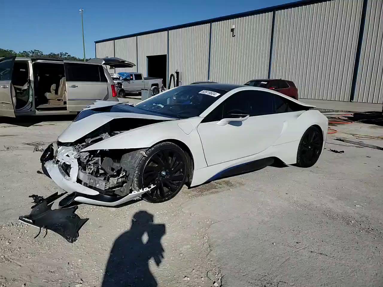 Фото: WBY2Z2C51GV675627