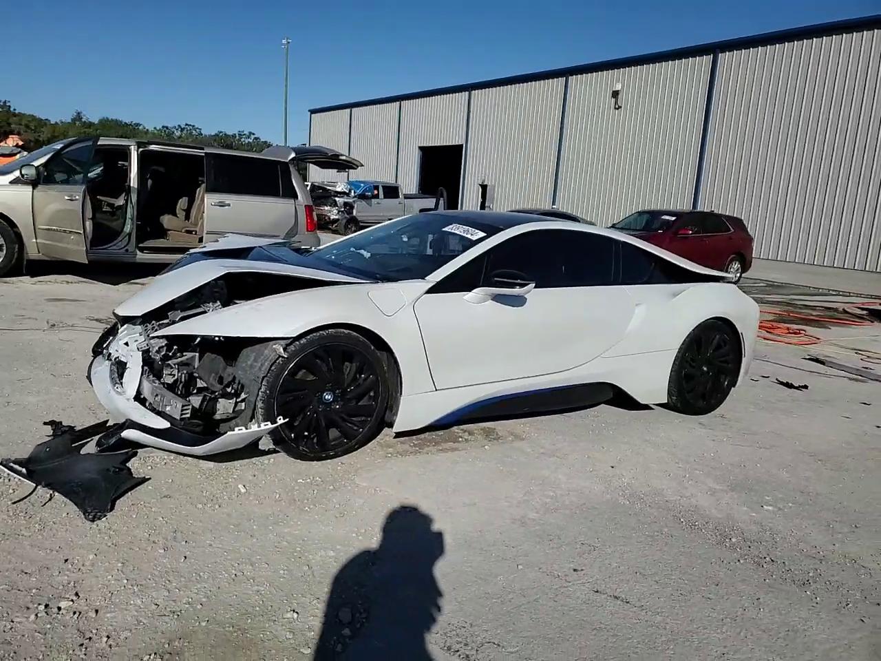 Фото: WBY2Z2C51GV675627