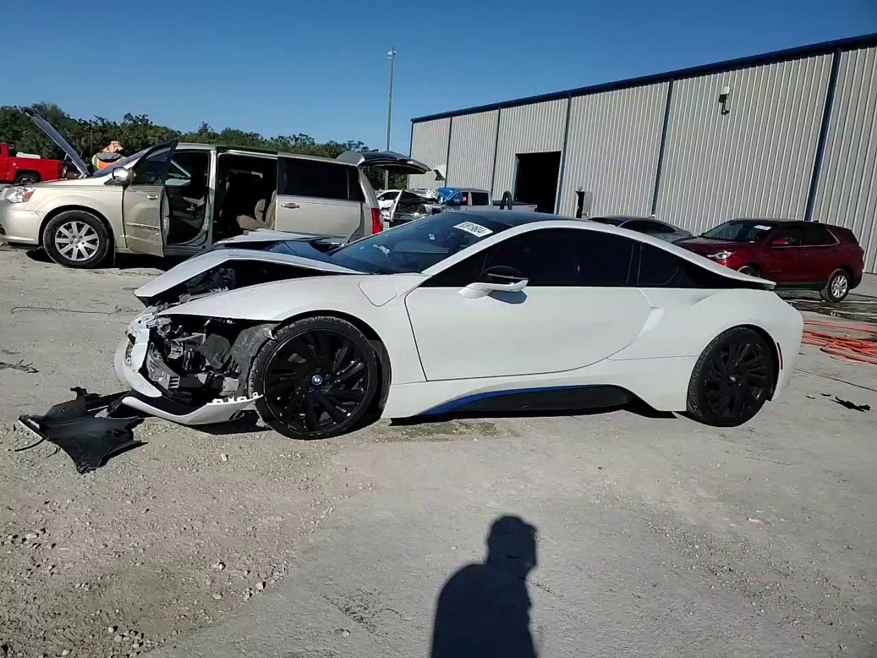 Фото: WBY2Z2C51GV675627