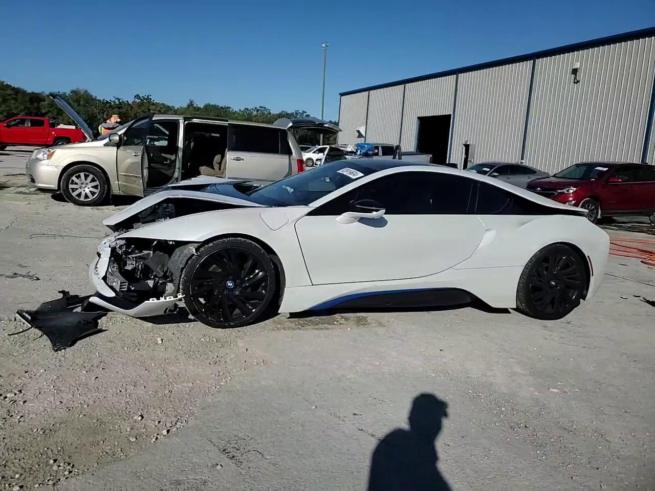 Фото: WBY2Z2C51GV675627