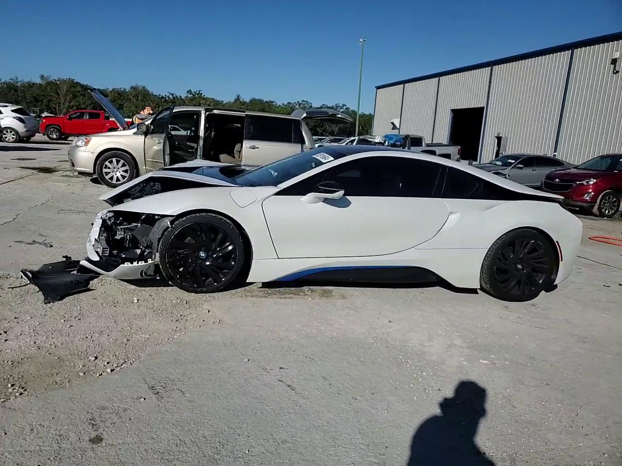 Фото: WBY2Z2C51GV675627