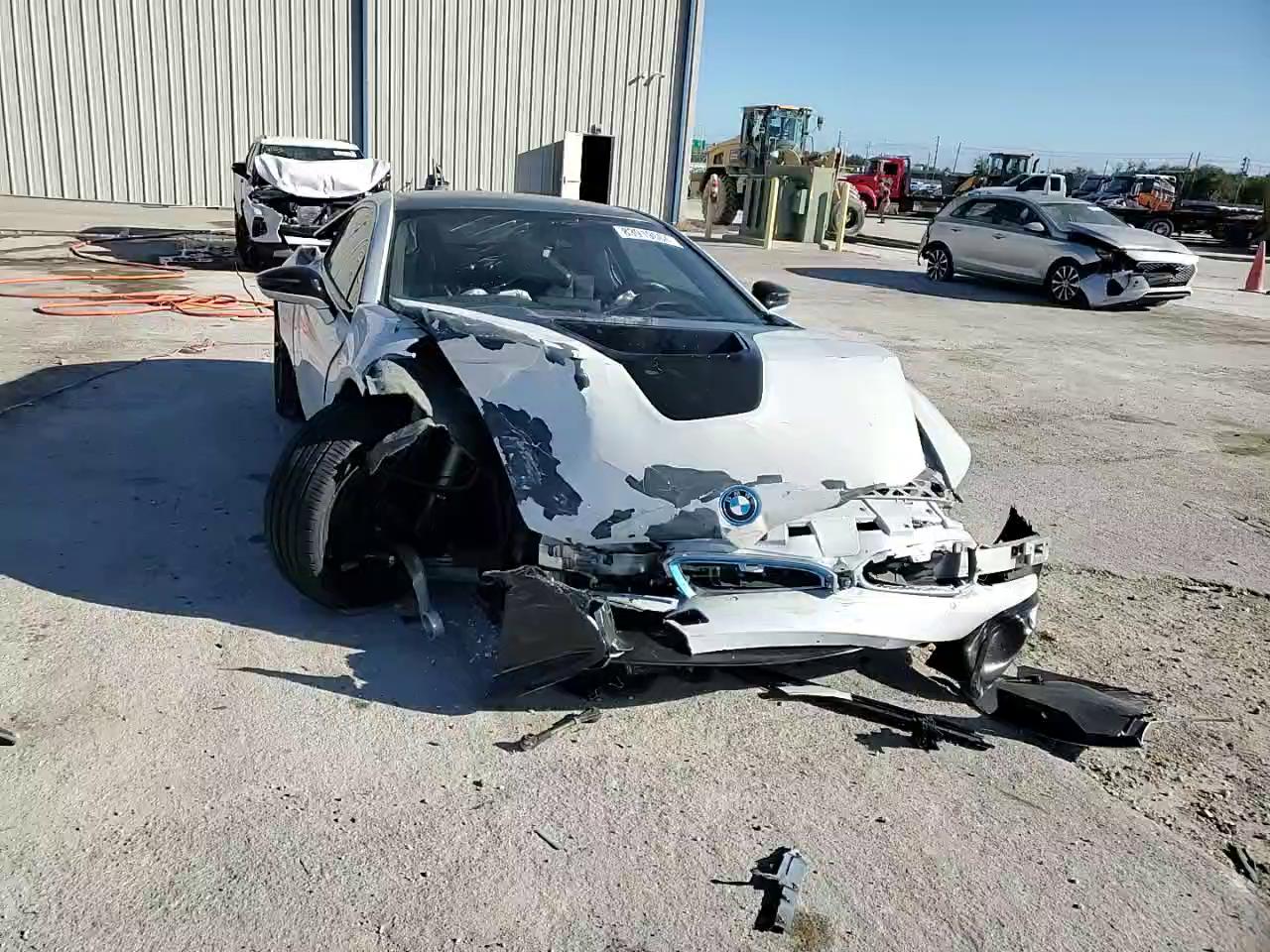 Фото: WBY2Z2C51GV675627