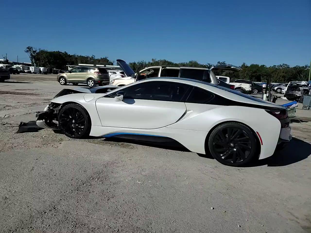 Фото: WBY2Z2C51GV675627