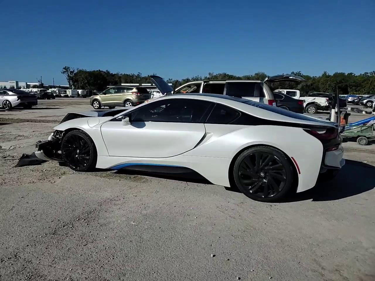 Фото: WBY2Z2C51GV675627