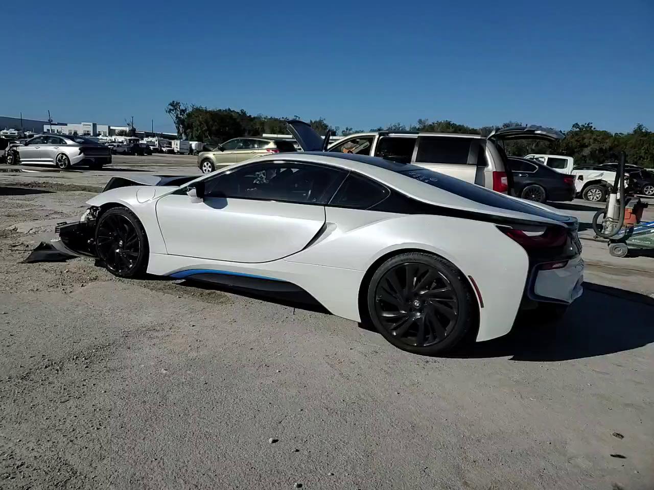 Фото: WBY2Z2C51GV675627