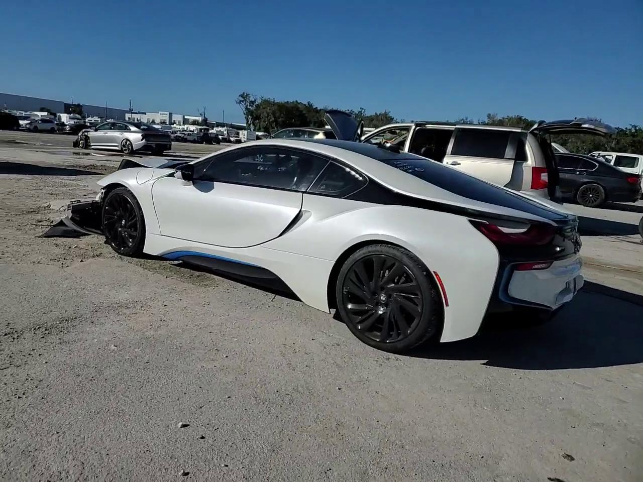 Фото: WBY2Z2C51GV675627