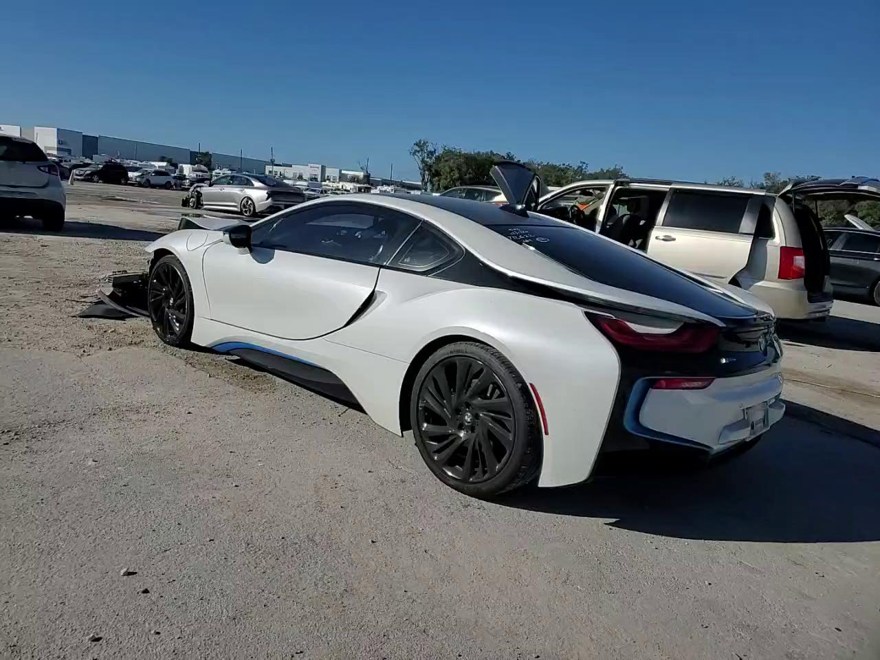 Фото: WBY2Z2C51GV675627