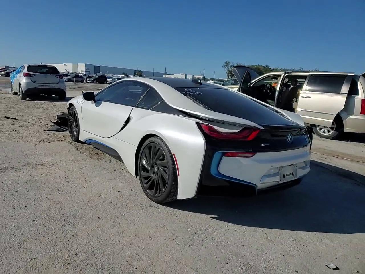 Фото: WBY2Z2C51GV675627