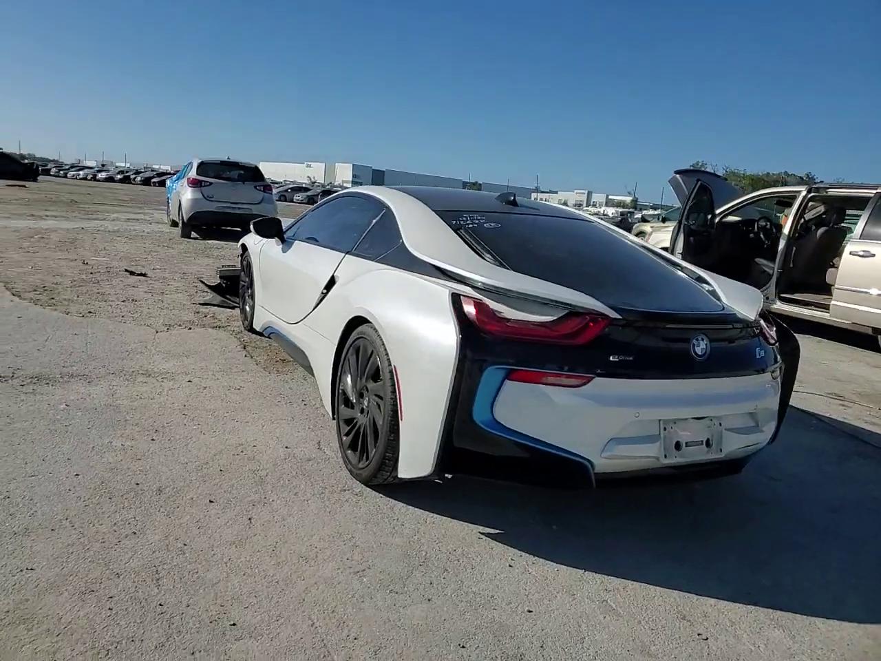 Фото: WBY2Z2C51GV675627