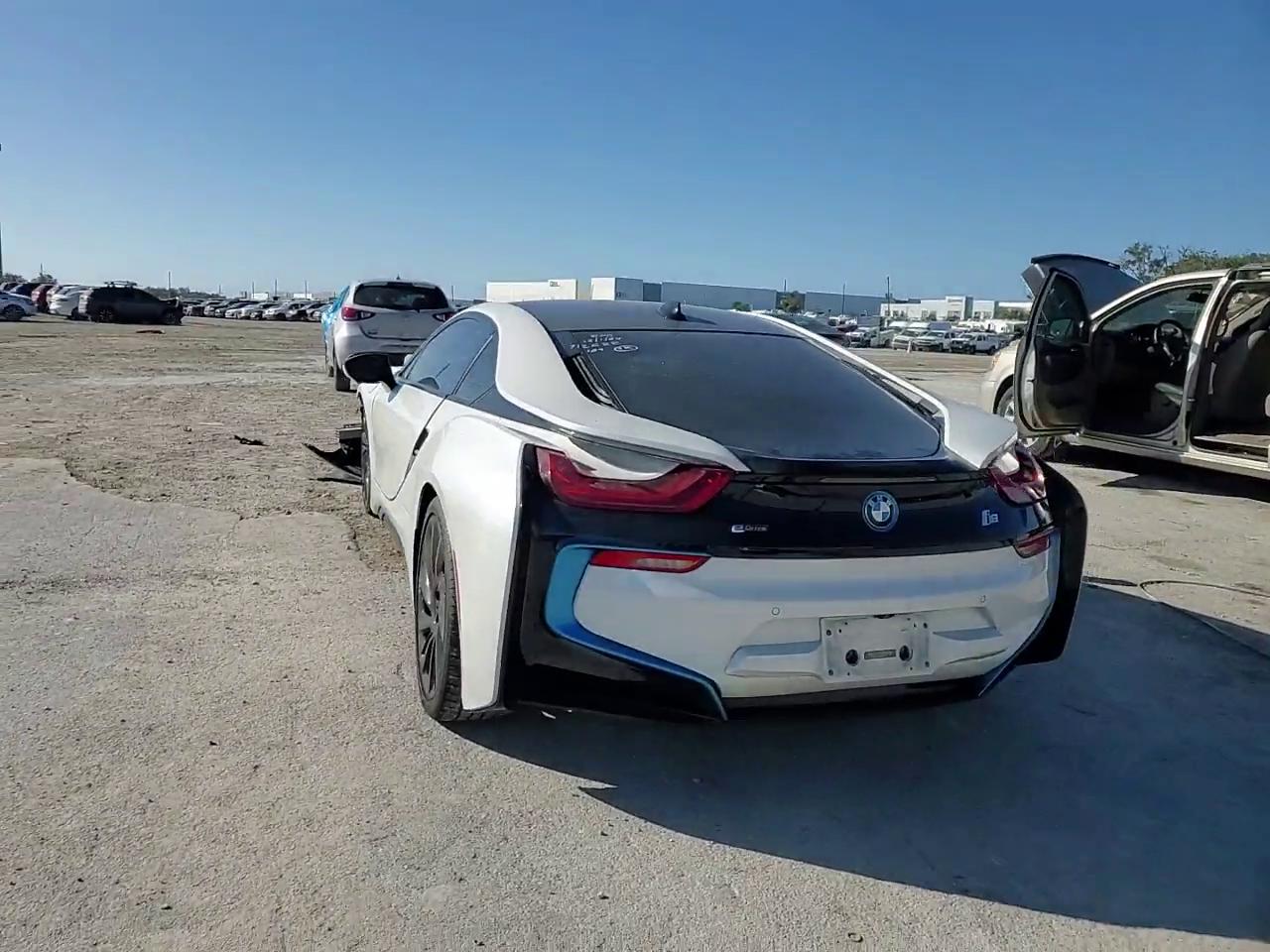 Фото: WBY2Z2C51GV675627