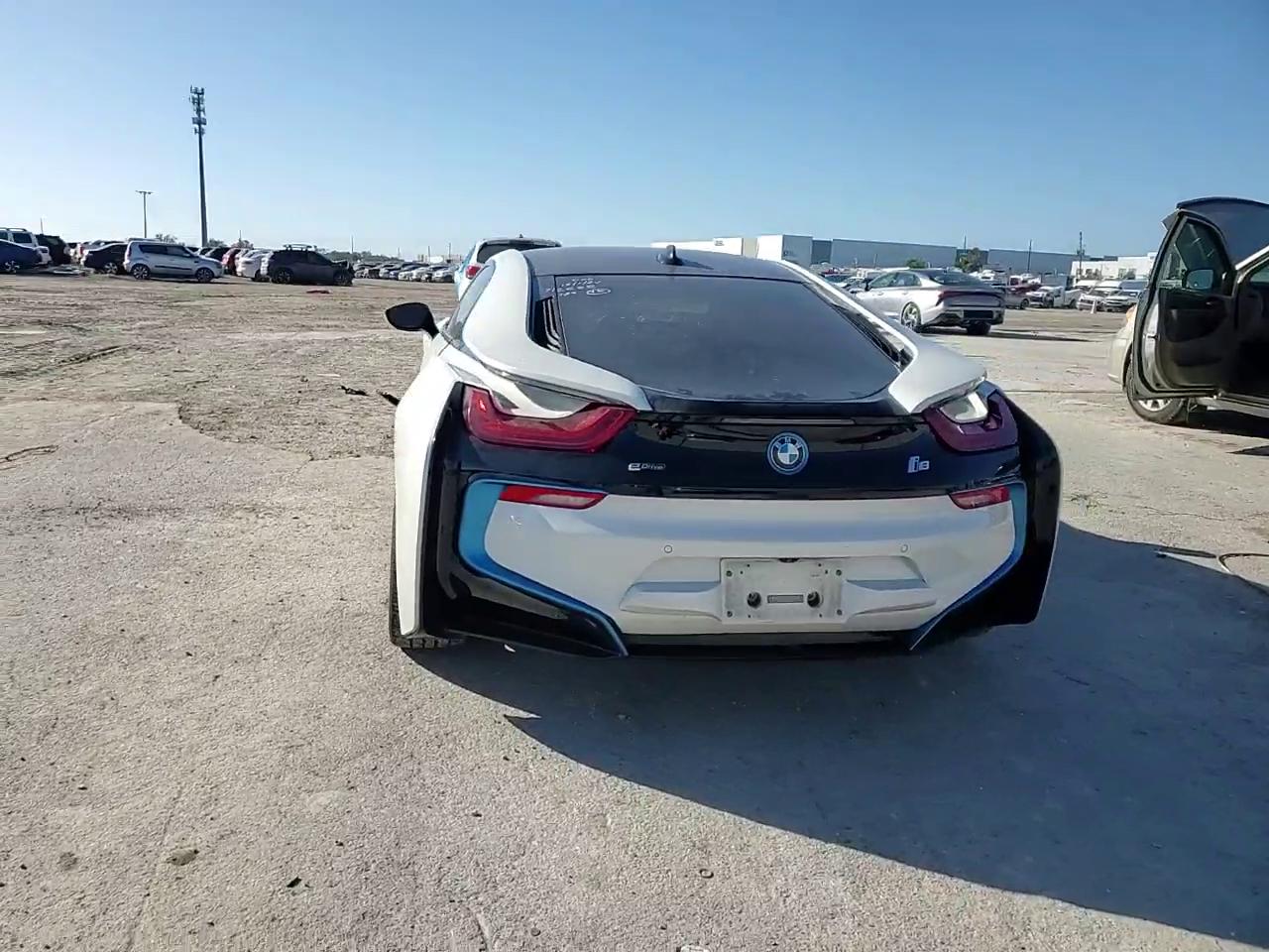 Фото: WBY2Z2C51GV675627