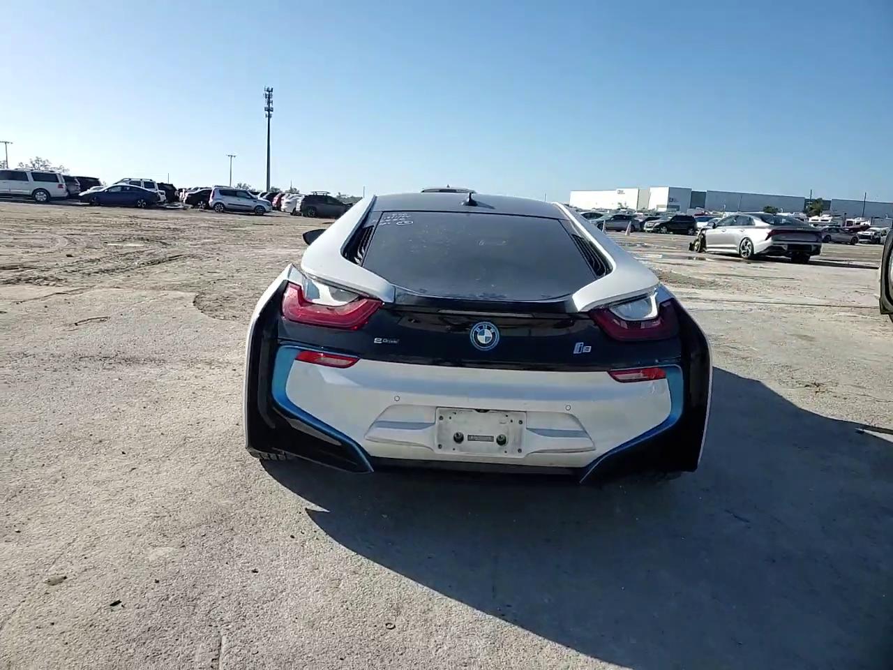 Фото: WBY2Z2C51GV675627