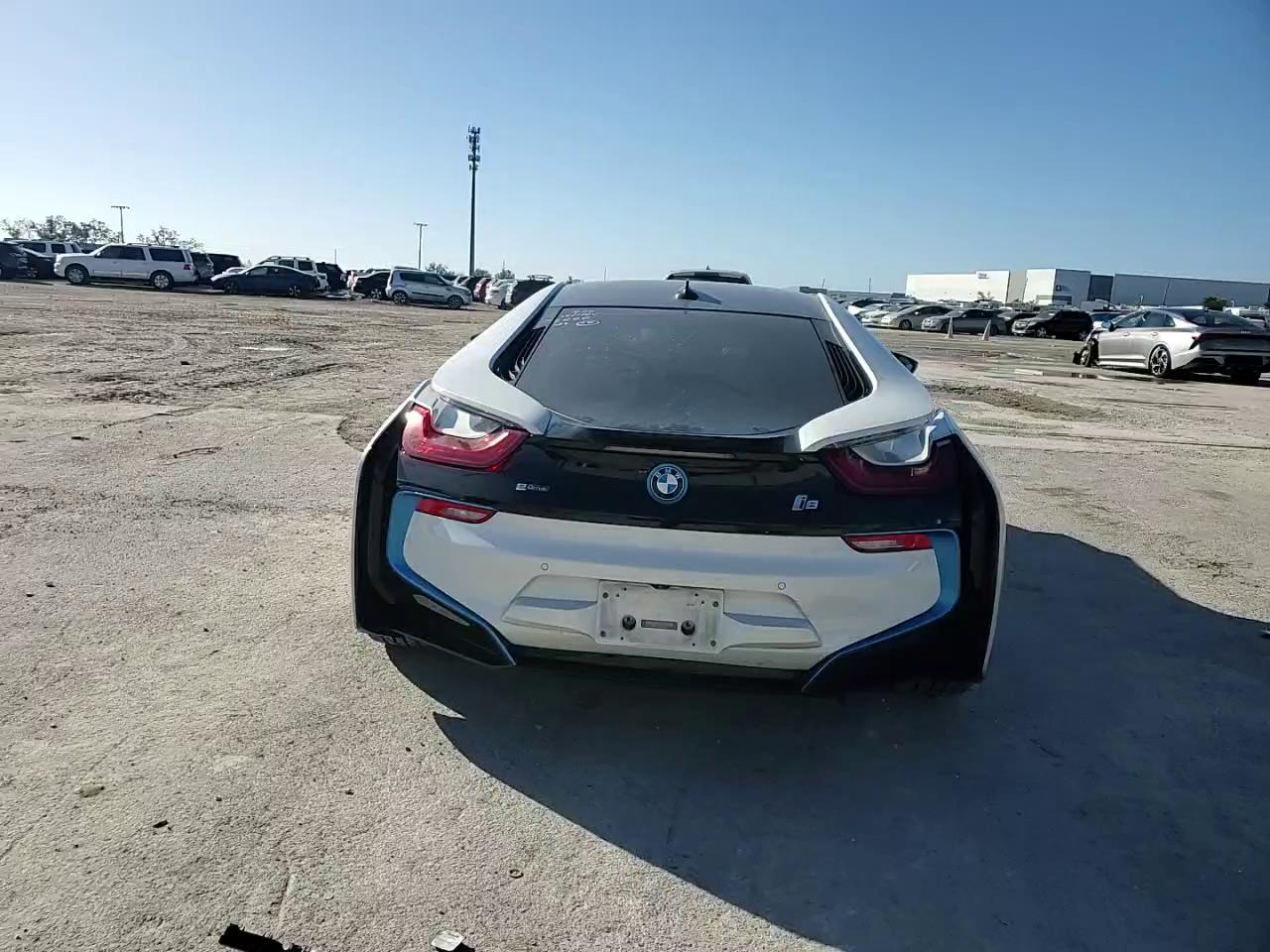 Фото: WBY2Z2C51GV675627