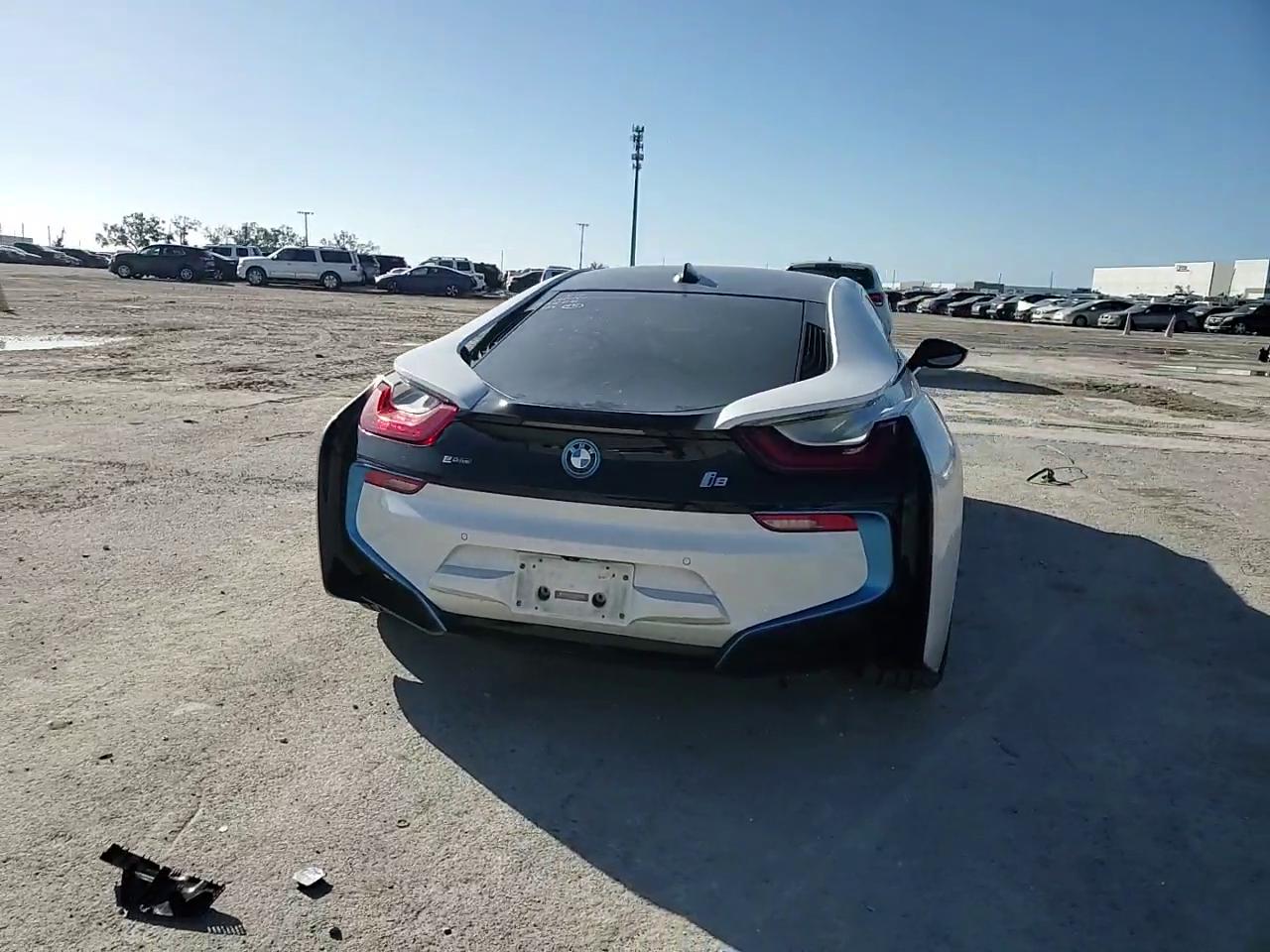 Фото: WBY2Z2C51GV675627