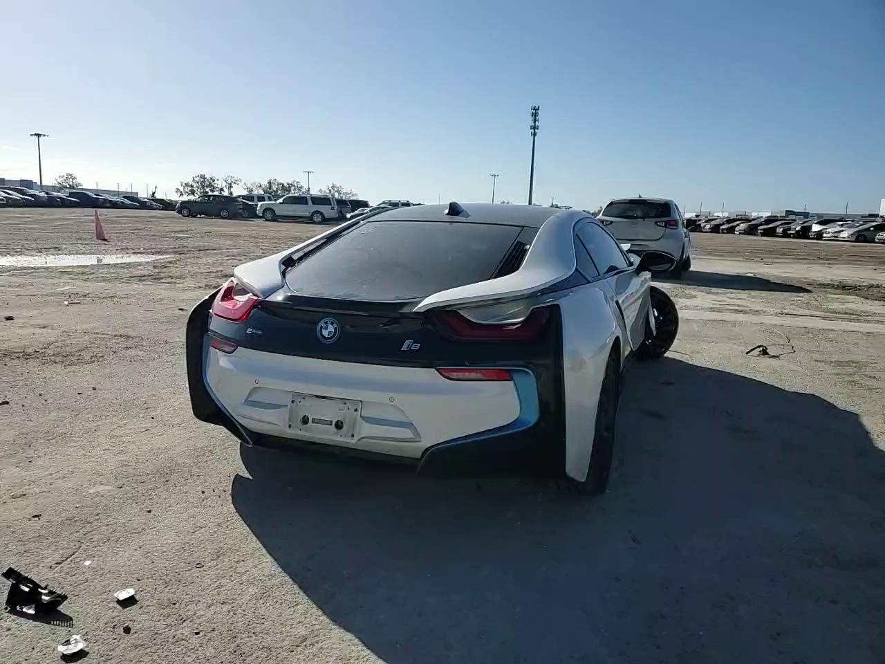 Фото: WBY2Z2C51GV675627