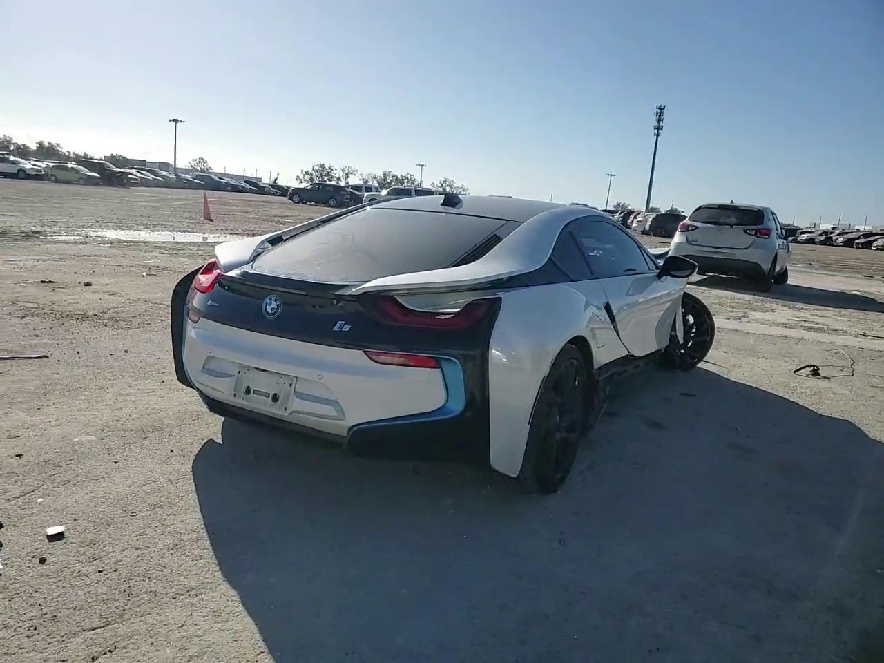 Фото: WBY2Z2C51GV675627