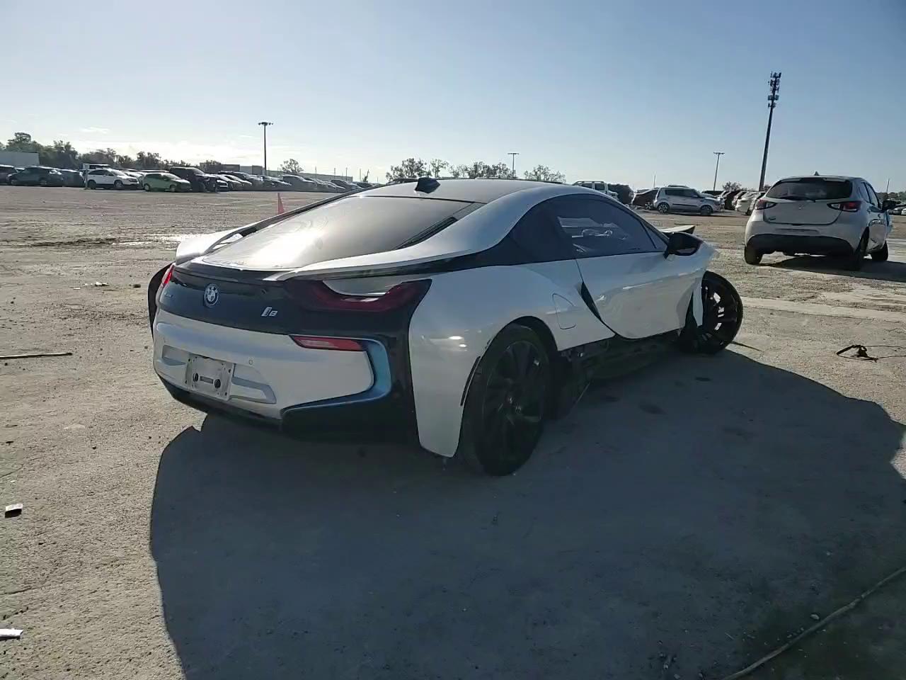 Фото: WBY2Z2C51GV675627