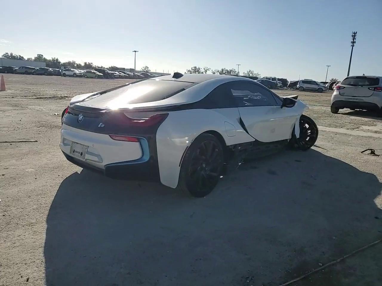 Фото: WBY2Z2C51GV675627