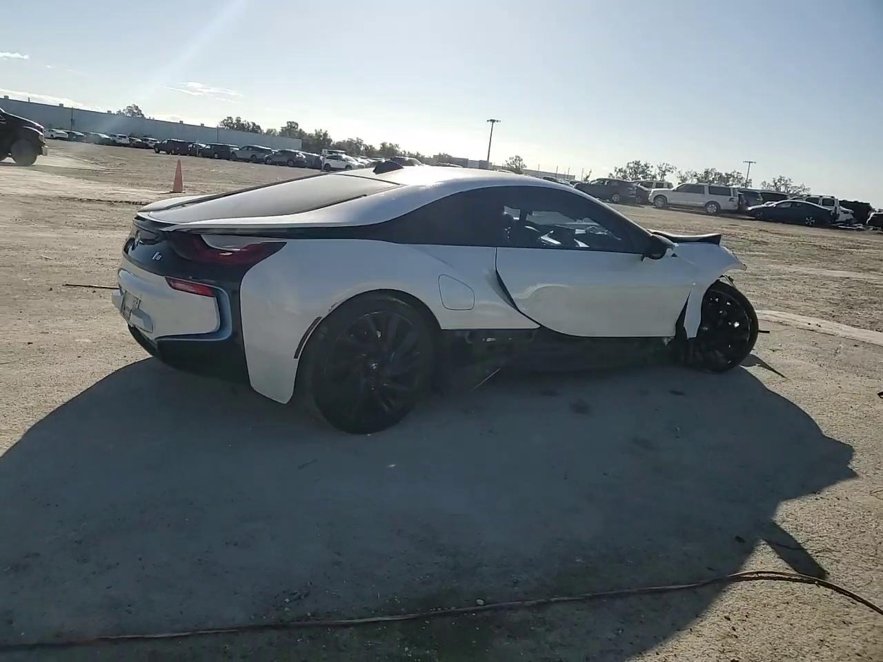 Фото: WBY2Z2C51GV675627