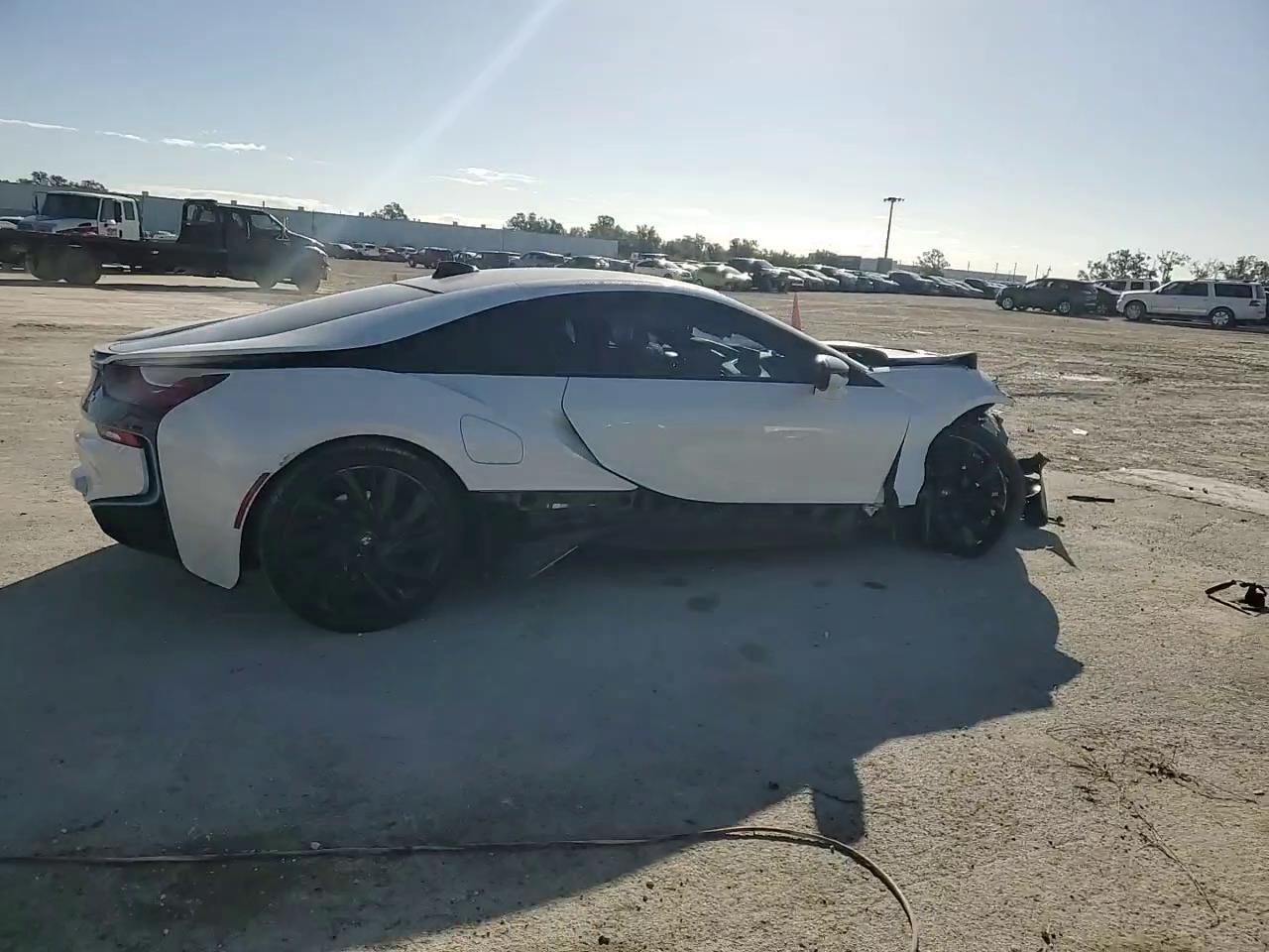 Фото: WBY2Z2C51GV675627