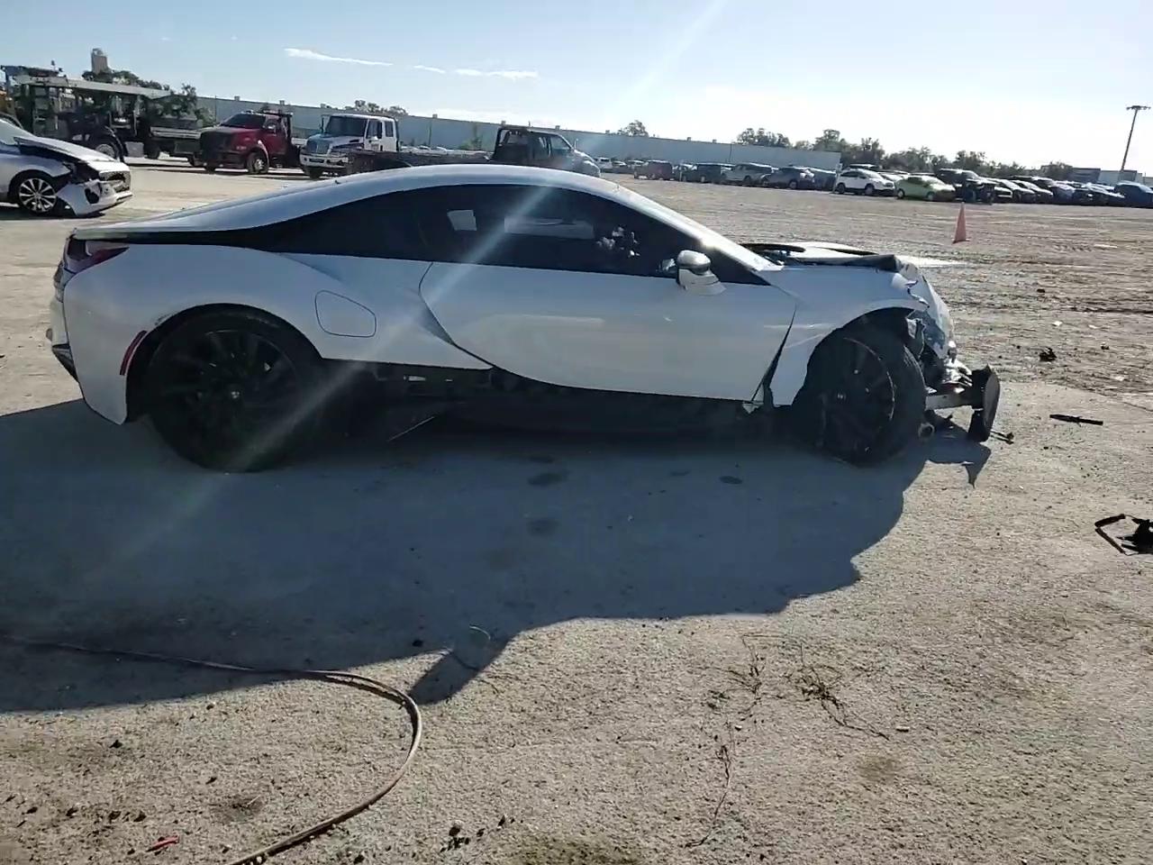 Фото: WBY2Z2C51GV675627