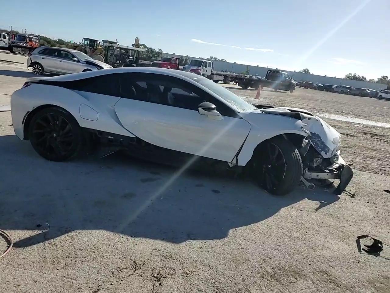 Фото: WBY2Z2C51GV675627