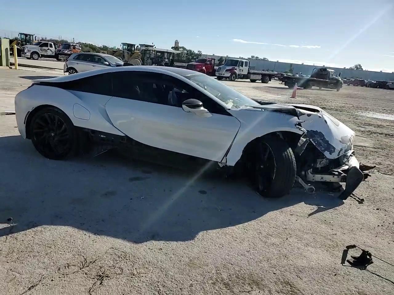 Фото: WBY2Z2C51GV675627