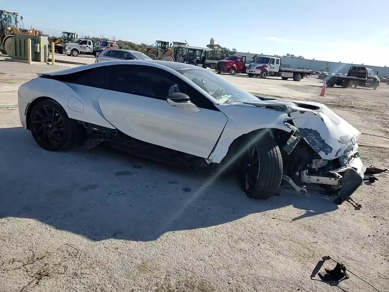 Фото: WBY2Z2C51GV675627