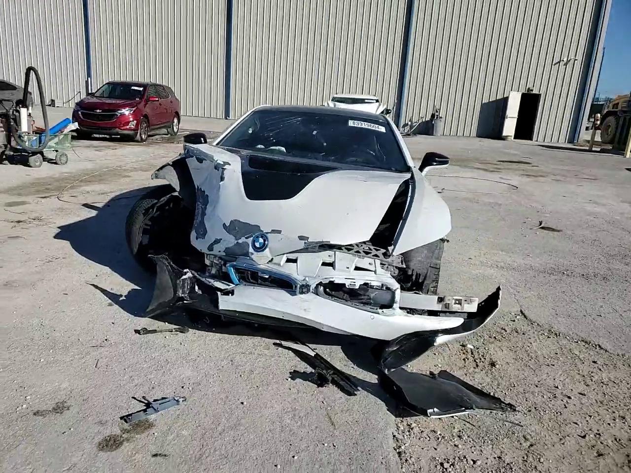 Фото: WBY2Z2C51GV675627