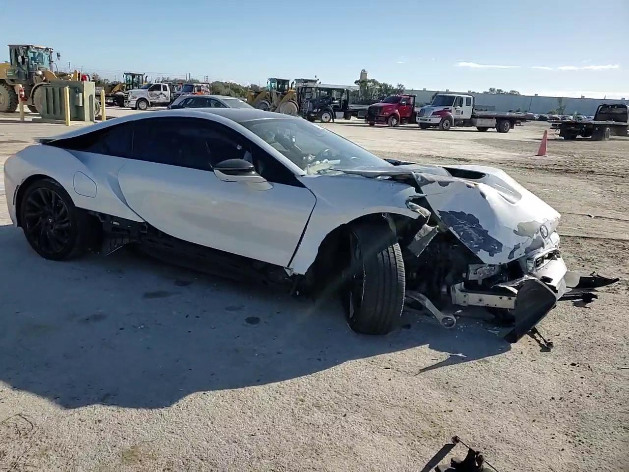 Фото: WBY2Z2C51GV675627