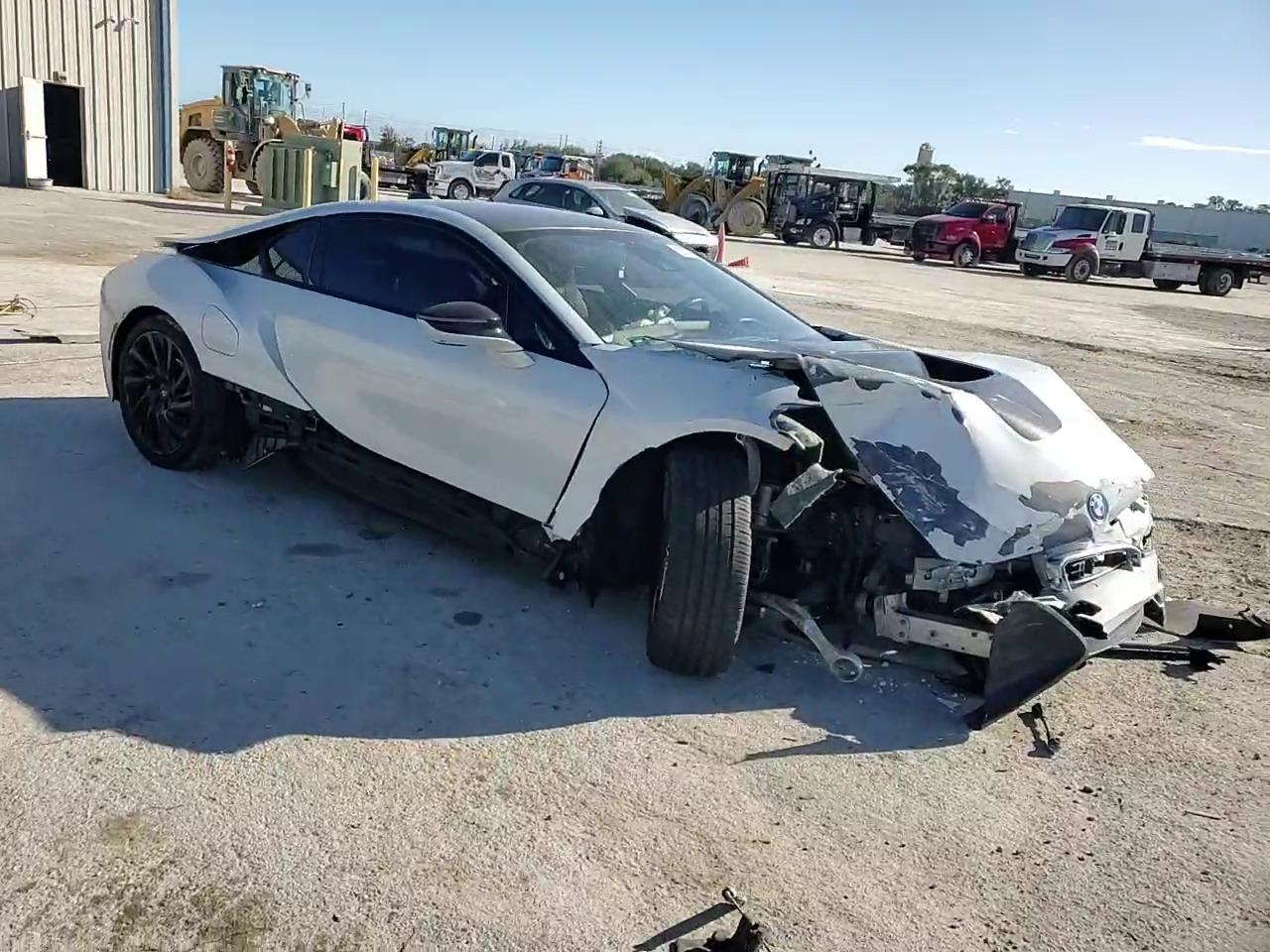 Фото: WBY2Z2C51GV675627