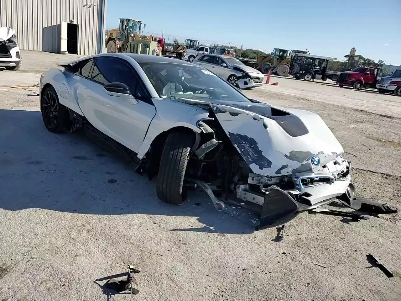 Фото: WBY2Z2C51GV675627