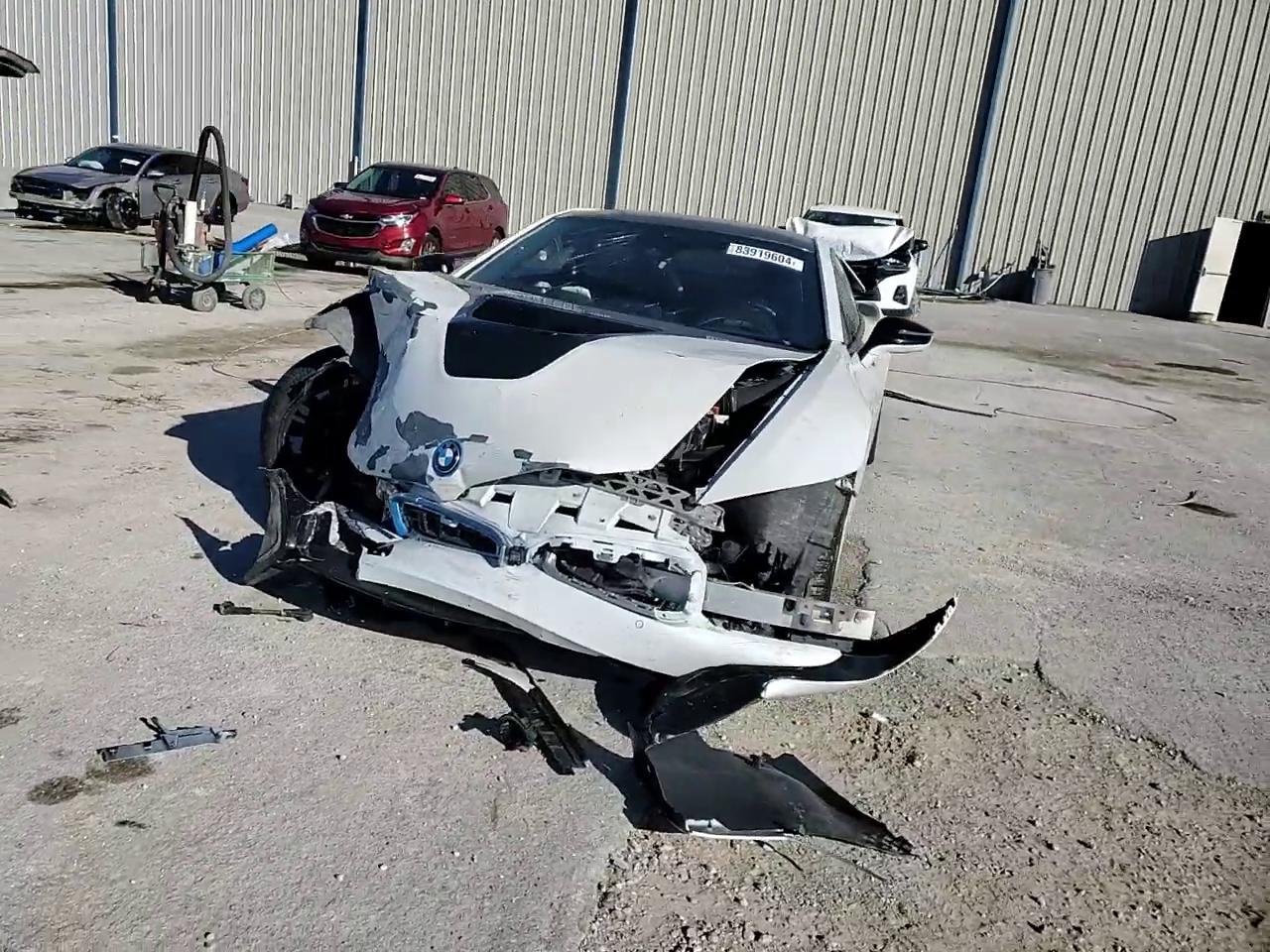 Фото: WBY2Z2C51GV675627