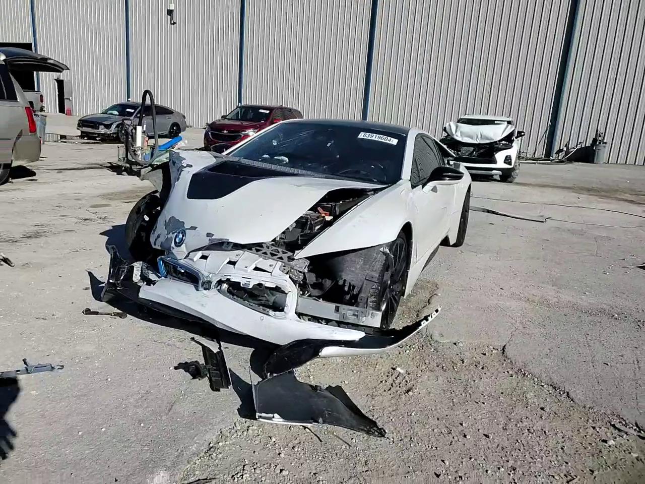 Фото: WBY2Z2C51GV675627